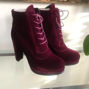 New with Box Stuart Weitzman Platform Bootie